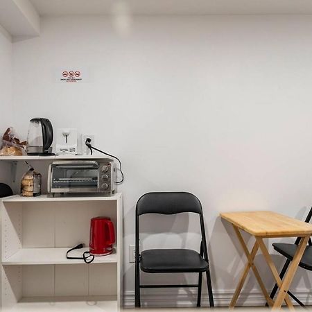 Simple & Tidy Private Rooms Toronto Kültér fotó