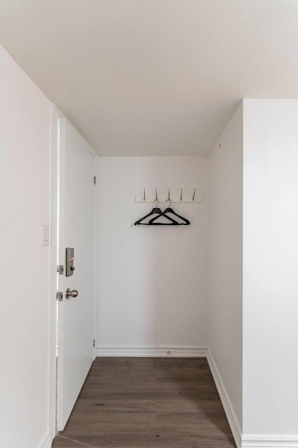 Simple & Tidy Private Rooms Toronto Kültér fotó