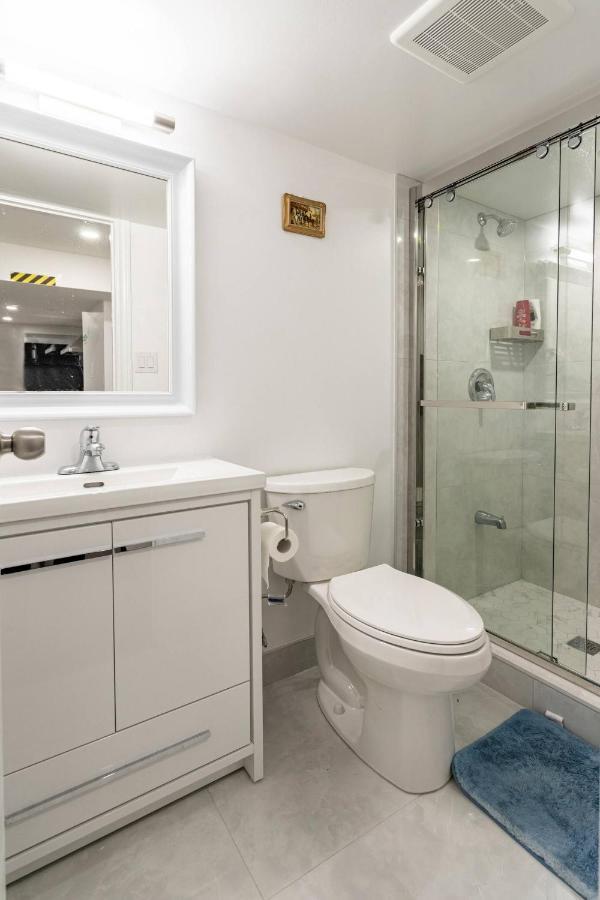 Simple & Tidy Private Rooms Toronto Kültér fotó